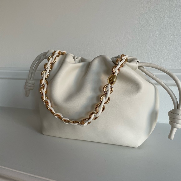 Soft Leather Pouch Bag Medium - Milkshake - Picture 3 of 14